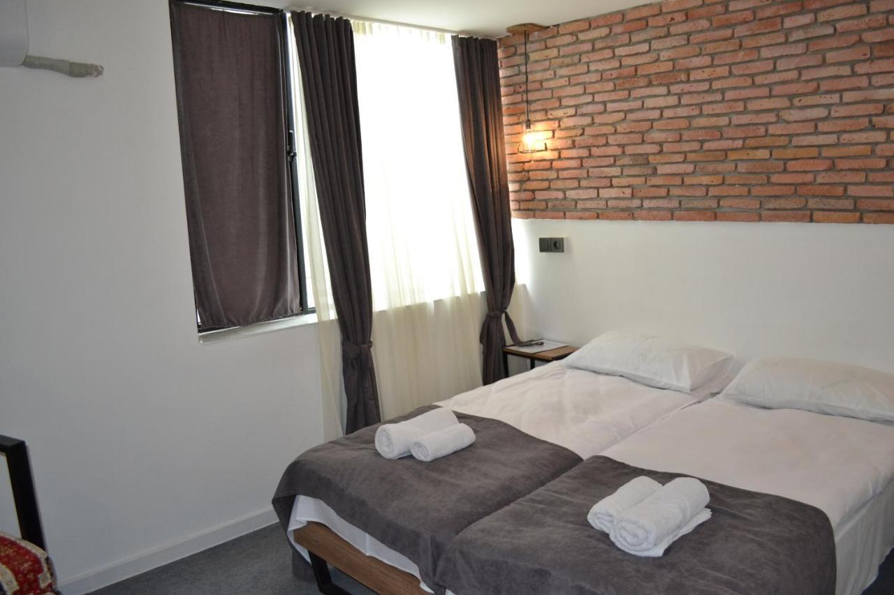 Hotel Baratashvili 12 Тбилиси Экстерьер фото