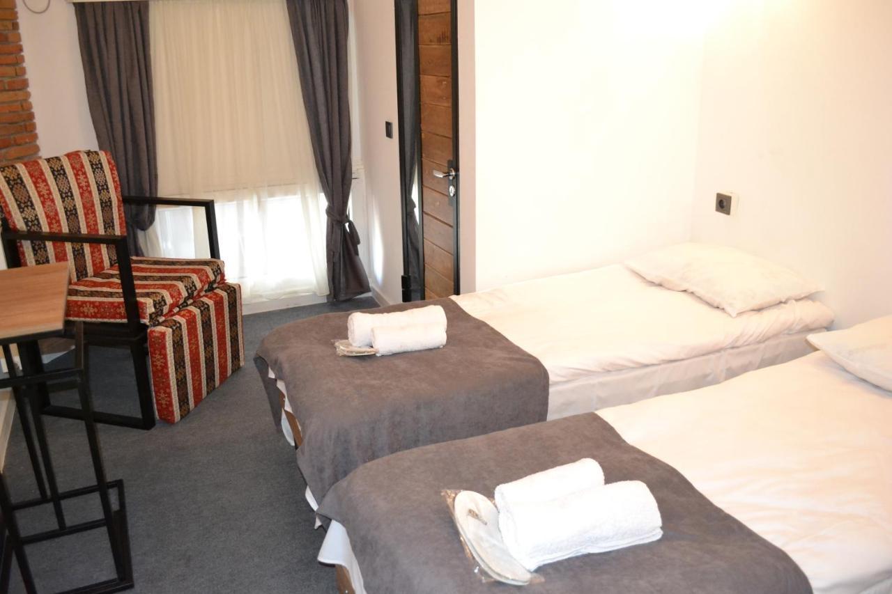 Hotel Baratashvili 12 Тбилиси Экстерьер фото